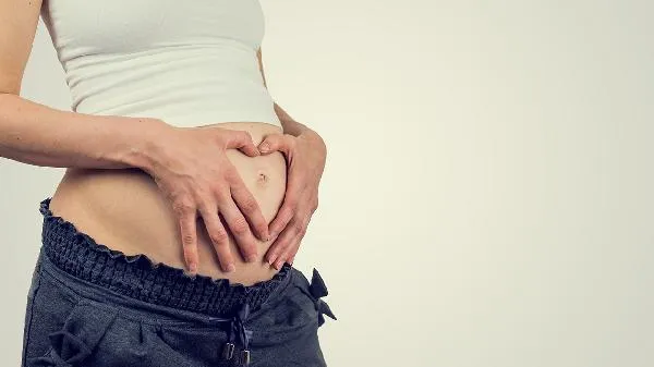 孕中期尿结石小便出血