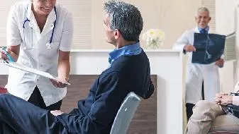 细说爱抖腿的那些小事  久坐后不妨抖抖腿