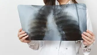 新冠疫苗接种后多久可以喝酒？打了新冠疫苗后洗澡会感染吗
