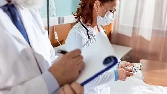 经常打嗝要注意  当心患上消化道肿瘤