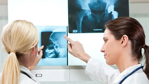 骨盆腔囊性包块怎么治疗