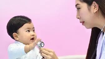 爸爸哄睡和妈妈哄睡有什么区别 爸爸妈妈哄宝宝睡的去区别