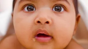 新生儿睡觉不踏实怎么办？新生儿哄睡觉的最好办法？