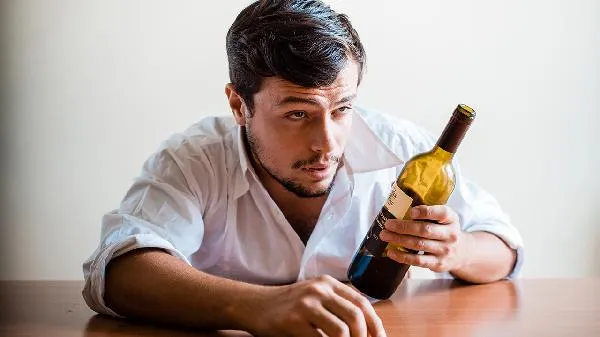 春节饭局技巧：避免醉酒的方法