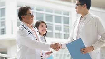 前列腺炎有哪些症状需要注意？日常中如何治疗前列腺炎