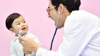 新生儿肝功能指标和成人一样吗 新生儿肝功能指标多少正常
