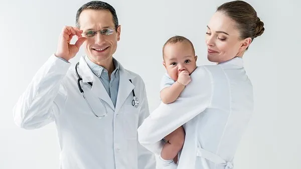 母乳喂养几个月断奶最好？母乳喂养怎么判断宝宝是否吃饱？