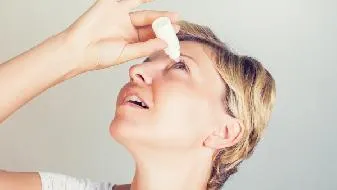 警惕：春季戴隐形眼镜致眼病侵袭