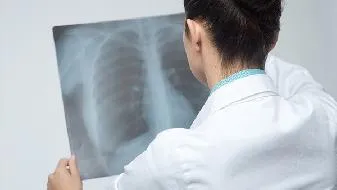疫情对经济社会发展的影响正在降低 接种中国疫苗有助于经济复苏