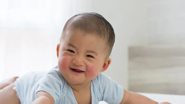 新妈必学 新生宝宝视力训练方法