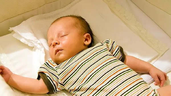 宝宝小便多说明母乳够吃吗