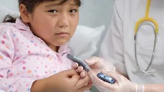 四个月的宝宝不爱笑是智商低吗 宝宝不爱笑怎么办