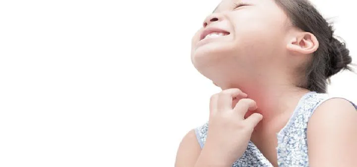 幼儿园疑似给学生吃劣质食物 家长对此极为不满集体讨说法
