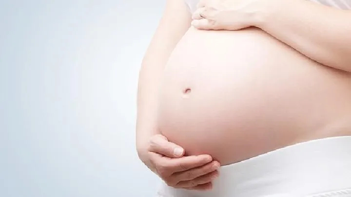 为什么有的孕妇从来不会吐？产科医生指出孕妇不吐两点因素