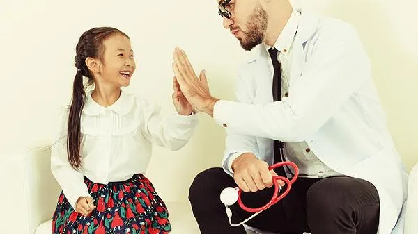 孩子嘴里有白火疮怎么办？