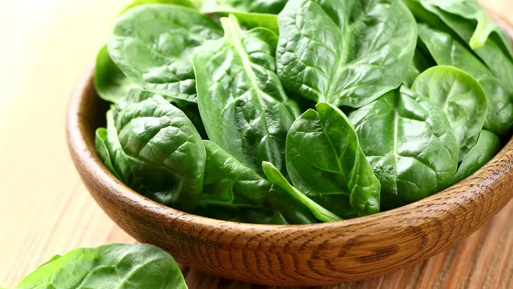 儿童缺铁该如何进行食补 缺铁吃菠菜好还是猪肝好