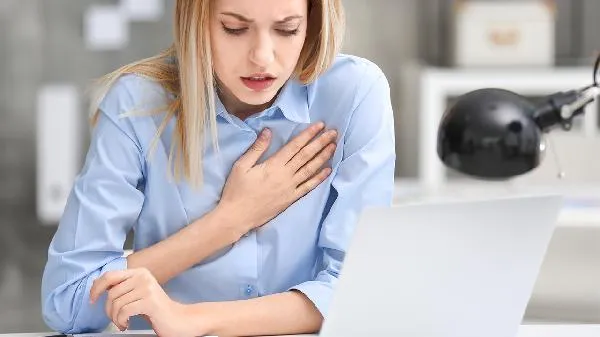 乳腺分泌透明液体是什么