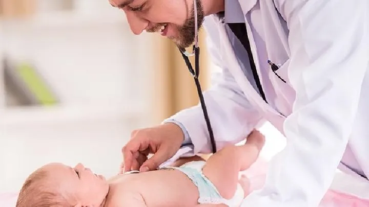 初生婴儿腹泻怎么办？婴儿腹泻是什么原因导致的？