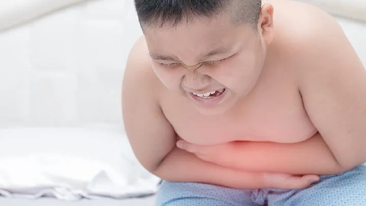 小孩细菌感染发烧肚子痛