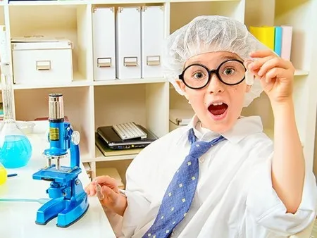 孩子惯用左手好不好？详细解析，孩子左撇子的利弊