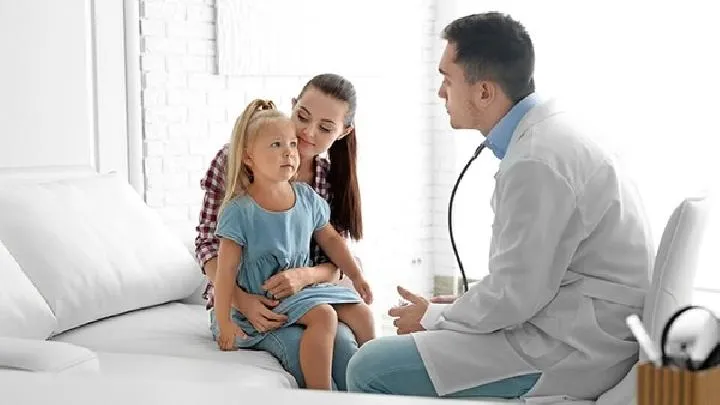 婴儿便秘怎么办？婴儿便秘有血是怎么回事？