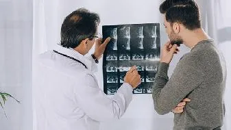 悄悄话悄悄说 7种打手机方法最损健康
