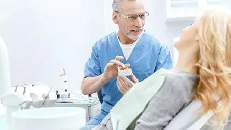 脸不同部位长痘痘的原因是什么？日常生活中应该如何注意饮食