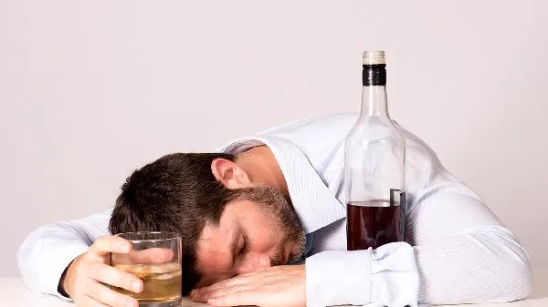 戒酒后瘦了10多斤正常吗