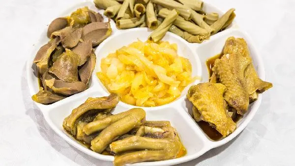 鹅肉红烧什么配菜好吃