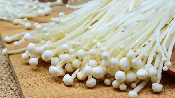 虾滑金针菇番茄汤