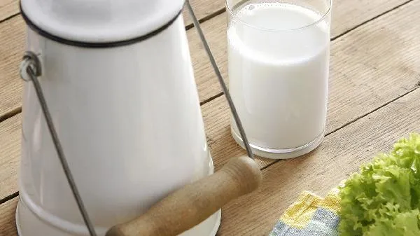 天天喝牛奶会变高吗