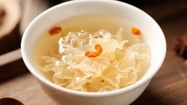 绿豆银耳汤冬天能喝吗
