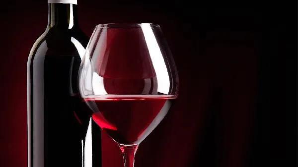 没开瓶的红酒过期还能喝吗 红酒是不是葡萄酒