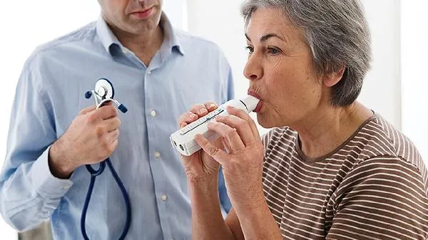 70多岁的老人血糖高到26点怎么治